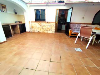 Precioso Bajo terraza de 100 metros.
