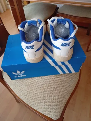 Zapatillas Nike Court Royale Blancas y Azules