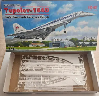 Lote 2 Maquetas Aviones SST 1:144