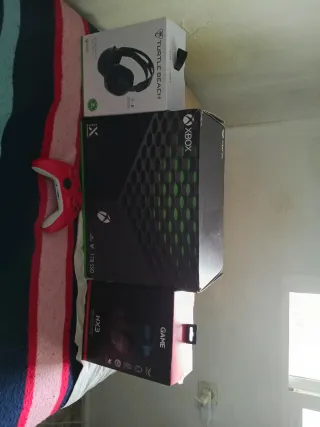 Xbox Series X + 2 Auriculares + Mando