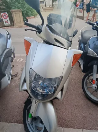 Honda 125 Maxi Scooter - ITV Recién Pasada