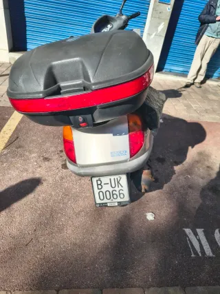 Honda 125 Maxi Scooter - ITV Recién Pasada