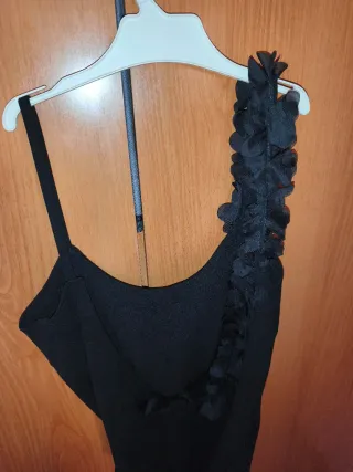 Body con espalda descubierta y flores