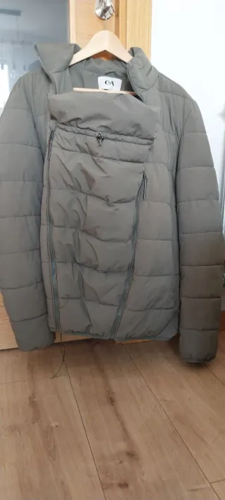 Abrigo premamá/porteo C&A verde