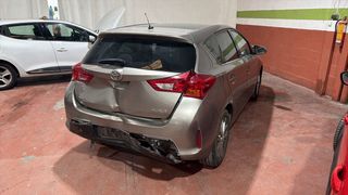 Toyota Auris active 2015