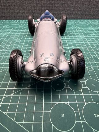Maqueta CMC Mercedes Benz W154 1:18