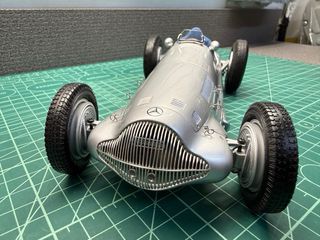 Maqueta CMC Mercedes Benz W154 1:18