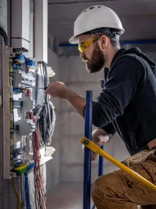 Electricista, fontanero, gas y pladur – 674 07 74