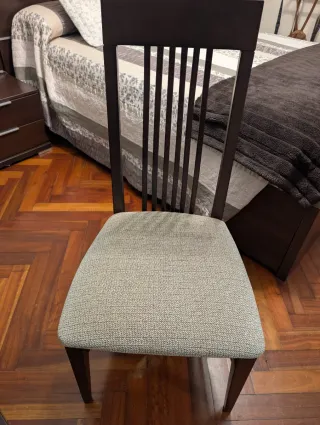 Silla de comedor de madera y tela