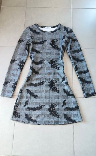 Vestido estampado plumas y cuadros