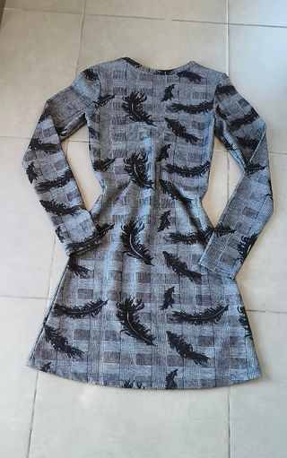 Vestido estampado plumas y cuadros