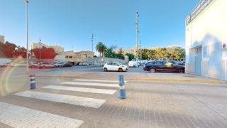 Garaje en venta en San Luis en Almería