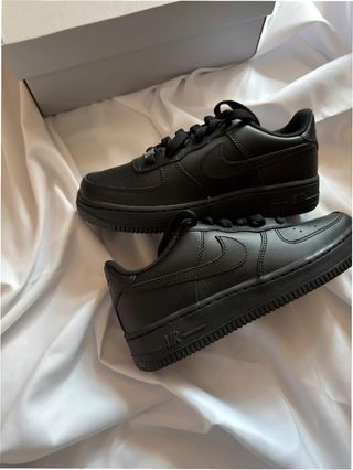 Nike Air Force 1 Low '07 Negras Talla 42