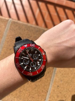 Reloj PULSAR Negro y Rojo
