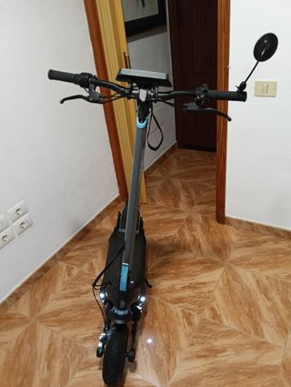 Patinete Eléctrico Cecotec + Casco Inteligente