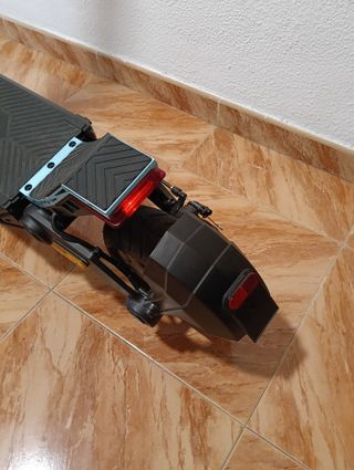 Patinete Eléctrico Cecotec + Casco Inteligente