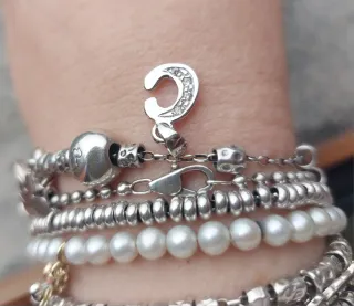 Ciondolo C oro bianco 750 con diamanti