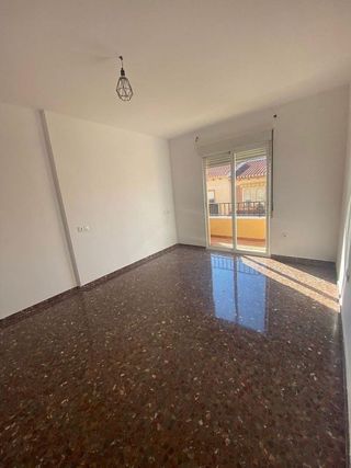 Casa adosada en alquiler en Residencial Triana - Barrio Alto en Gabias (Las)