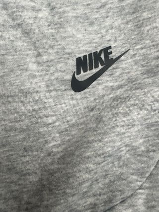 Conjunto Nike Tech Fleece Gris Nuevo