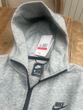 Conjunto Nike Tech Fleece Gris Nuevo