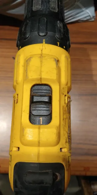 Taladro Dewalt DCD771 20V sin batería