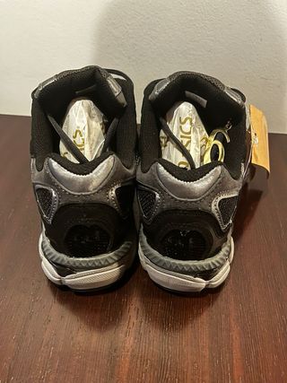 Asics Gel NYC Negro/Gris