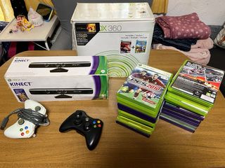 xbox360 , con dos mandos ,mas sensor , mas juegos