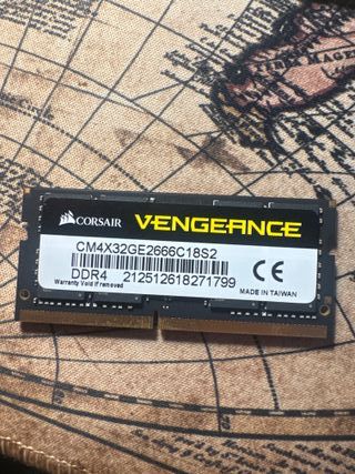 4 x 32GB DDRAM 4,2666MHz,Corsair Vengeance