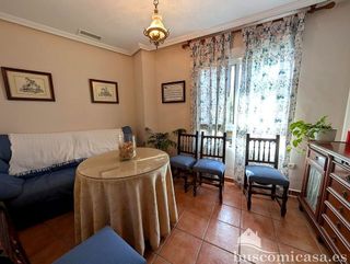 Chalet en venta en Linares