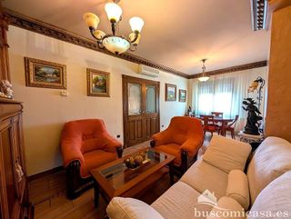 Chalet en venta en Linares