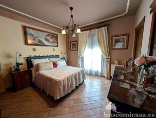 Chalet en venta en Linares