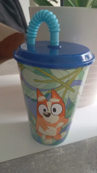 Vaso infantil Bluey con pajita