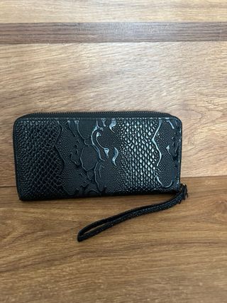 Conjunto Bolso y Cartera negra.