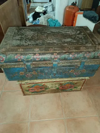 Baúles antiguos decorados