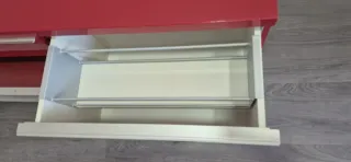 Mueble IKEA Besta Burs Rojo