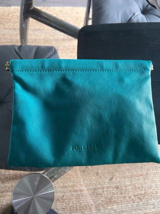Bolso Pull & Bear azul turquesa
