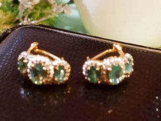 Pendientes de oro de 18 kilates con Esmeralda