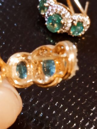 Pendientes de oro de 18 kilates con Esmeralda