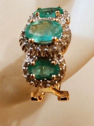 Pendientes de oro de 18 kilates con Esmeralda