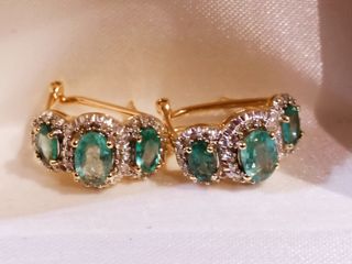 Pendientes de oro de 18 kilates con Esmeralda