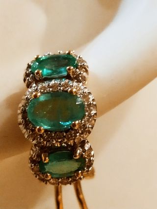 Pendientes de oro de 18 kilates con Esmeralda