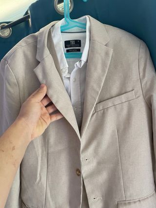 Traje de chaqueta y pantalón beige