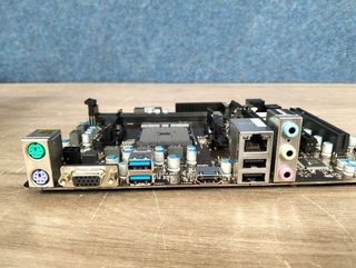 Placa Base MSI A68HM-E33 V2 Micro-ATX FM2+ DDR3