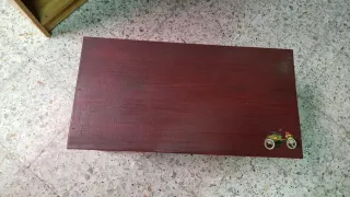 Baúl de madera decorado