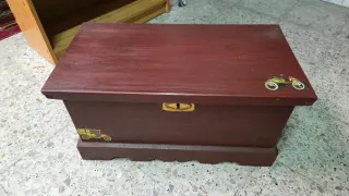 Baúl de madera decorado