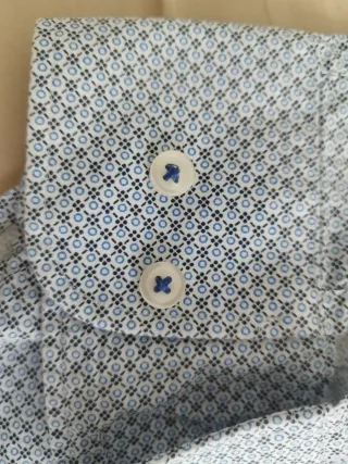 Camisa McNeal, Hombre