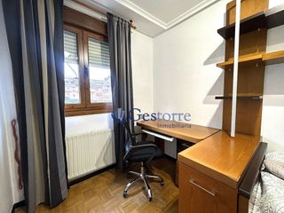 Piso en alquiler en Parque del Oeste - Olivares en Oviedo