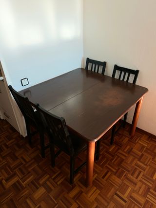 Mesa y 4 sillas madera IKEA