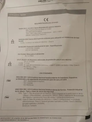 Casco de seguridad blanco con visera Delta Plus.