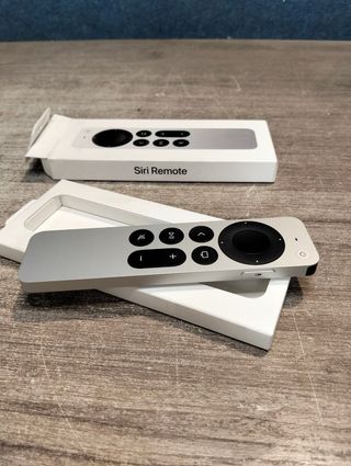 Mando Siri Remote Apple